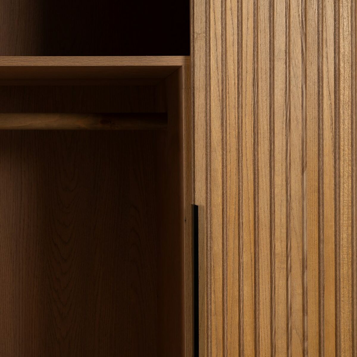 Aparador alto de hierro y madera MDF, negro y natural, 203 cm — imagen 7