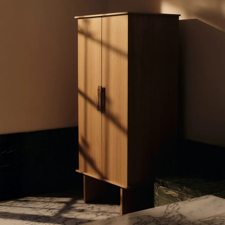 Ferm Living Stilt Kleiderschrank