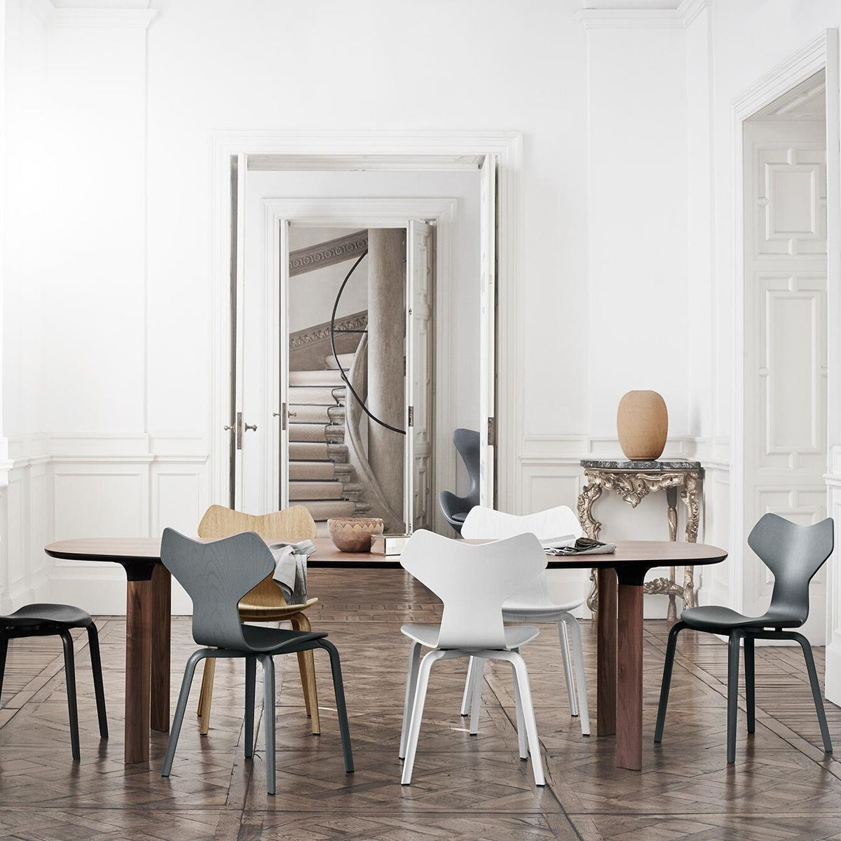 Fritz Hansen Analog™ Esstisch + 6 Drop™ Stühle Set