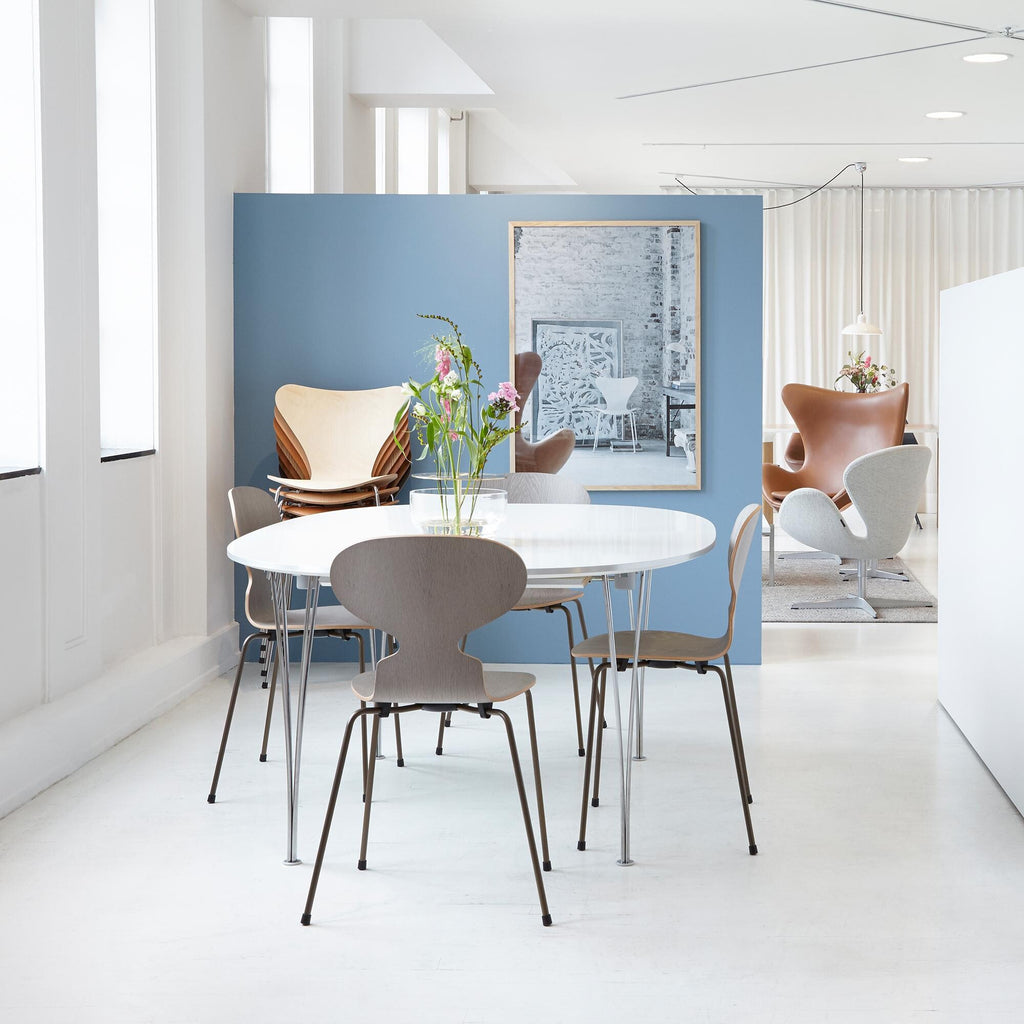 Fritz Hansen B611 Super-elliptischer Tisch 135x90x72cm