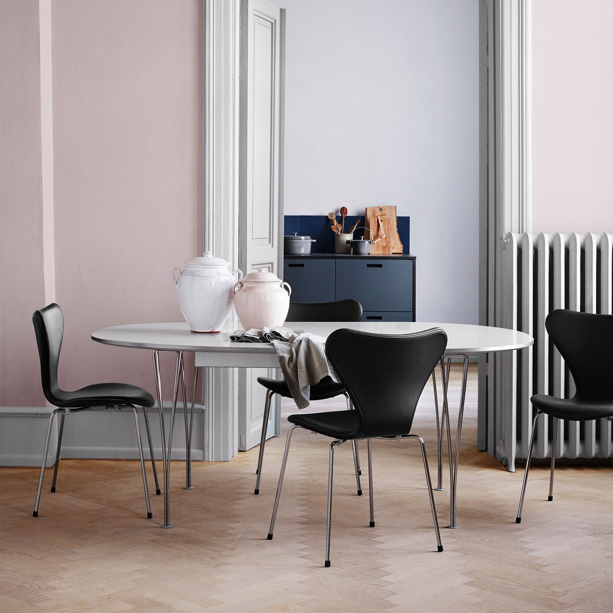 Fritz Hansen B619 Super-elliptischer Tisch Laminat ausziehbar