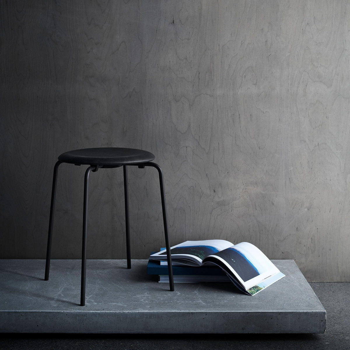 Fritz Hansen DOT™ Hocker Leder Gestell schwarz