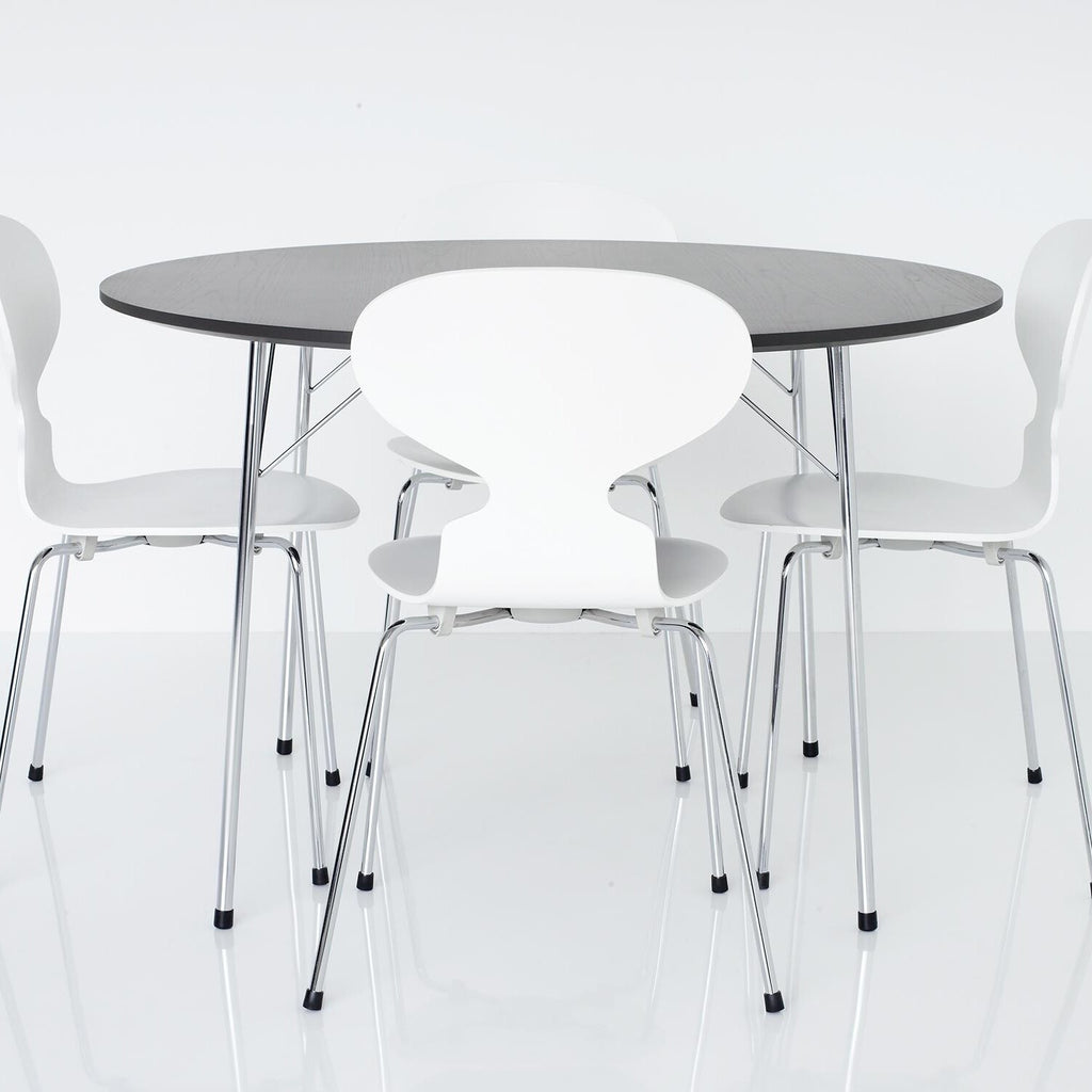 Fritz Hansen Die Ameise™ Stuhl gefärbte Esche