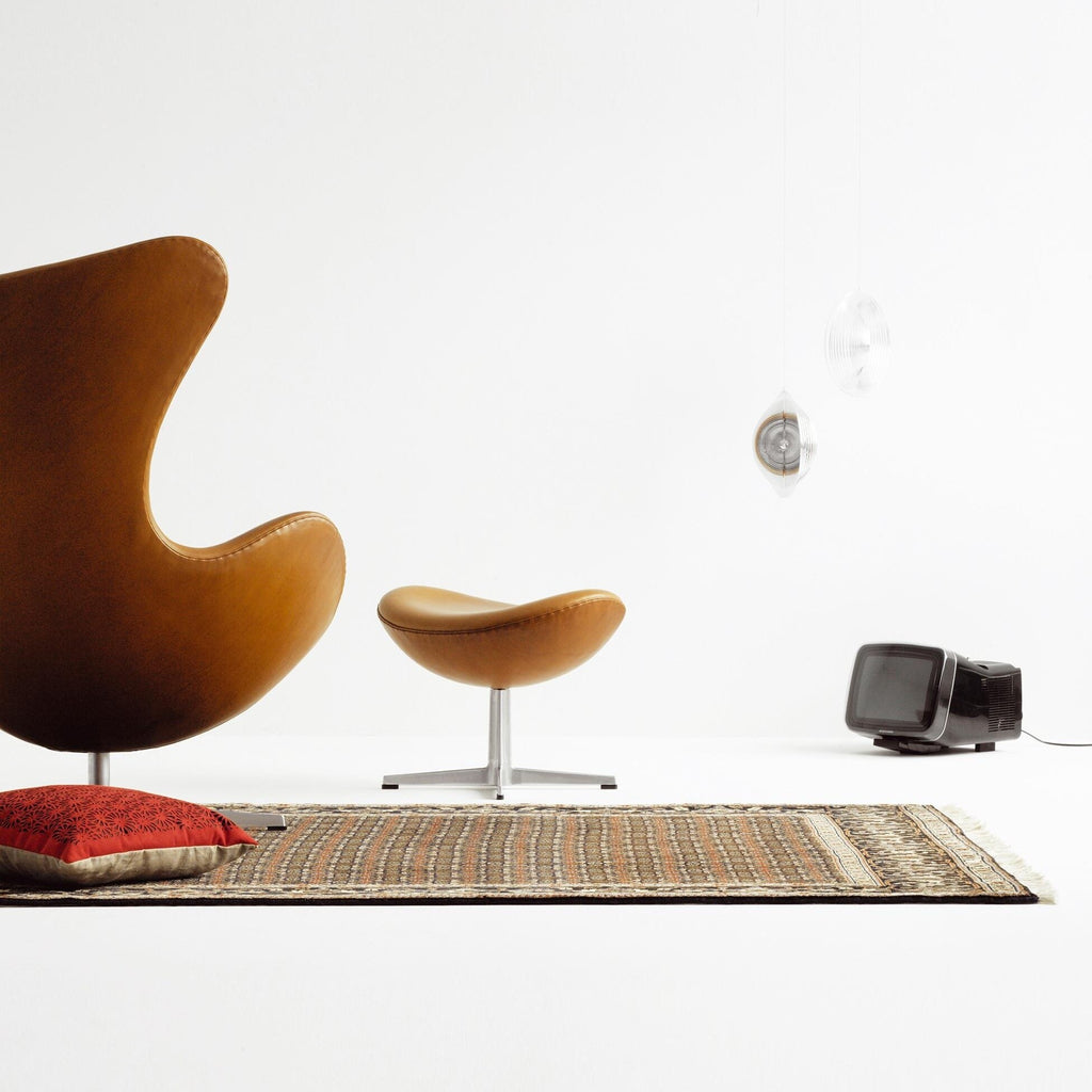 Fritz Hansen Egg/Das Ei™ Fußhocker Leder