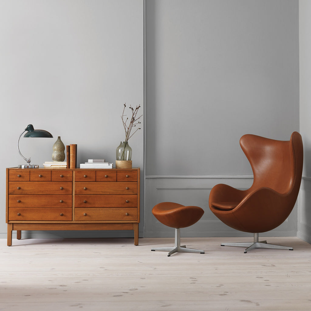 Fritz Hansen Egg/Das Ei™ Fußhocker Leder