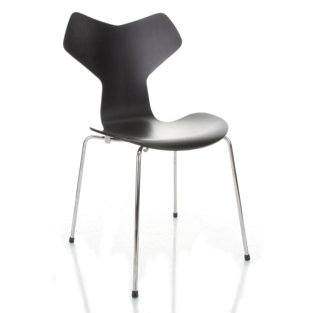Fritz Hansen Grand Prix™ Stuhl gefärbte Esche