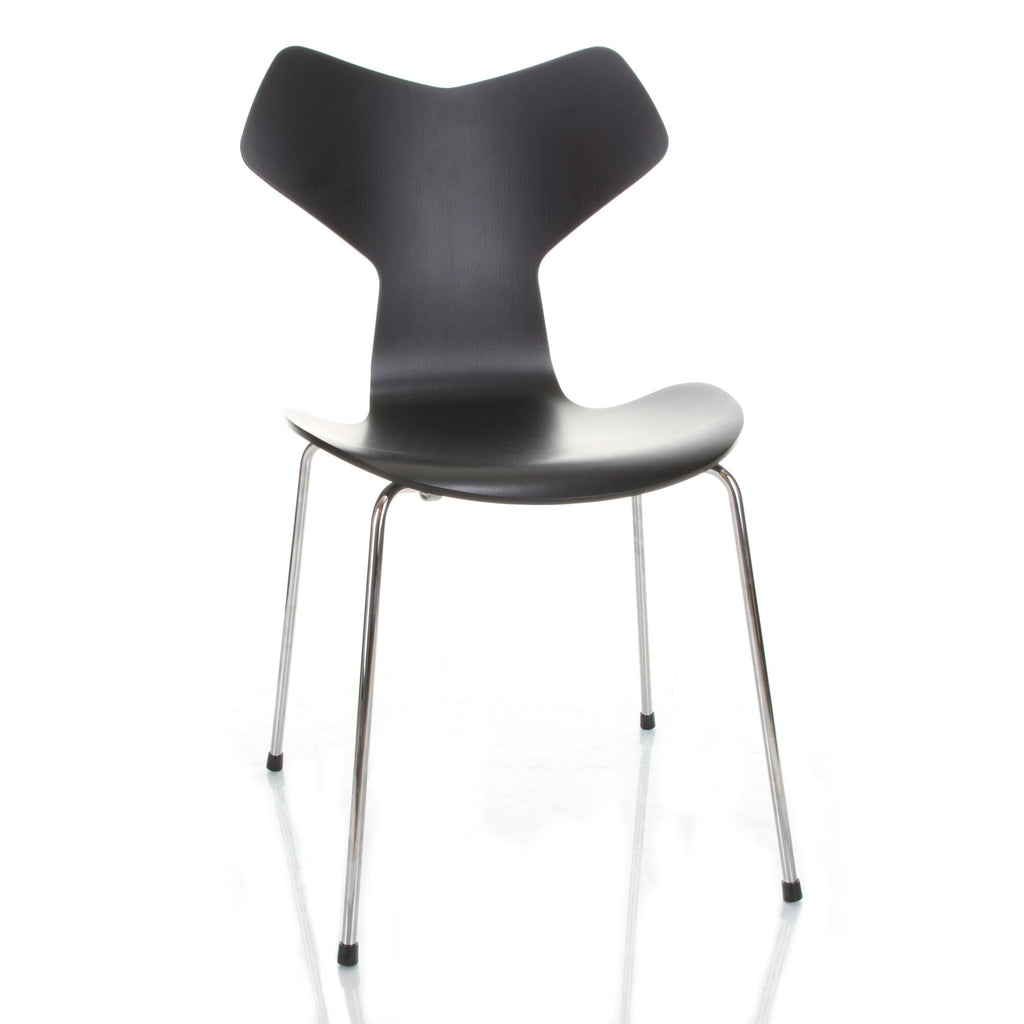 Fritz Hansen Grand Prix™ Stuhl gefärbte Esche