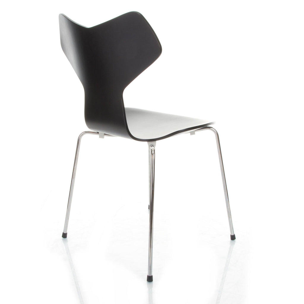 Fritz Hansen Grand Prix™ Stuhl gefärbte Esche