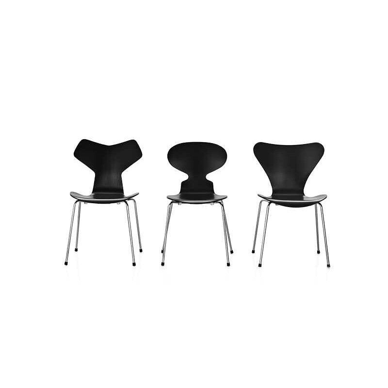 Fritz Hansen Grand Prix™ Stuhl gefärbte Esche