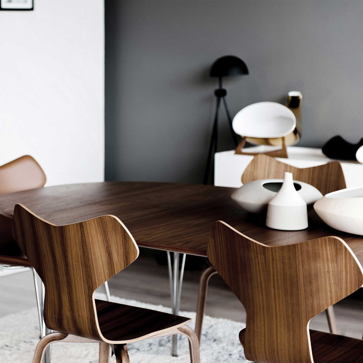Fritz Hansen Grand Prix™ Stuhl mit Holzgestell