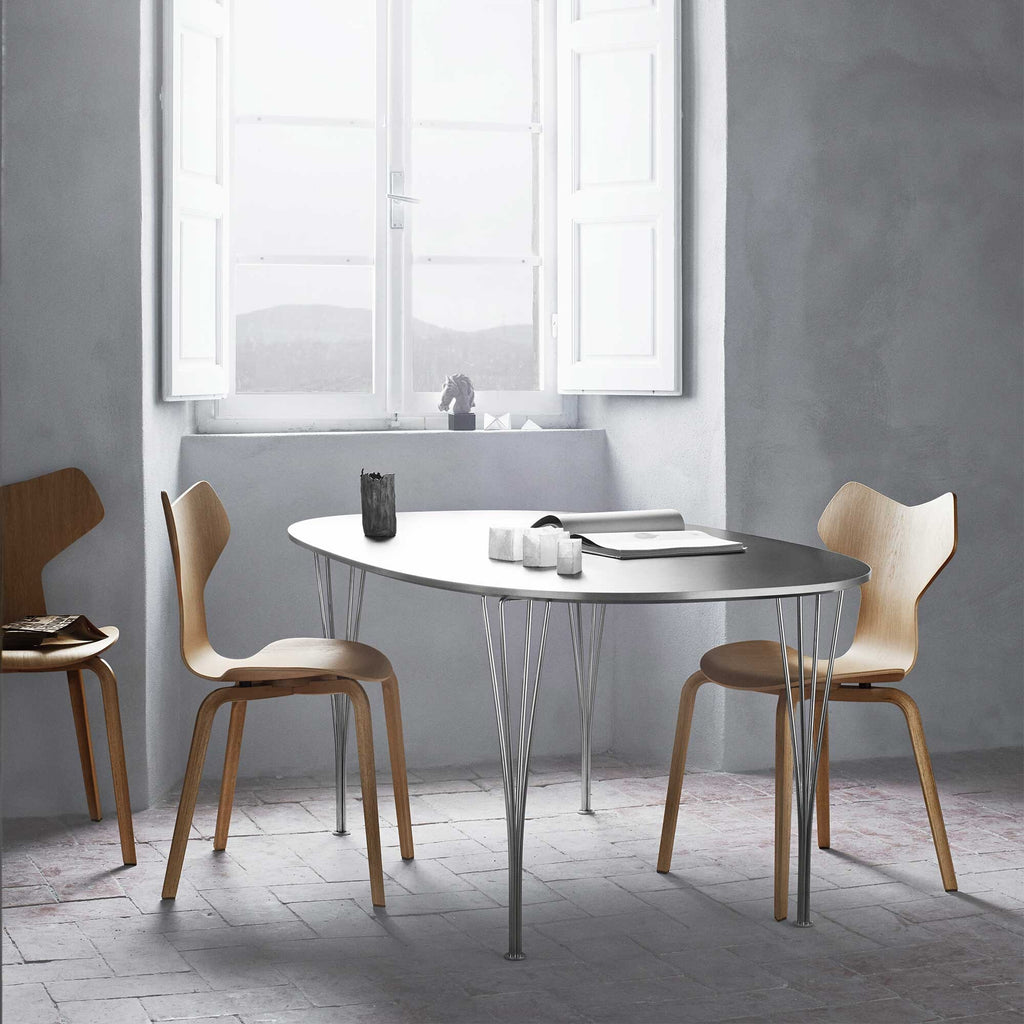 Fritz Hansen Grand Prix™ Stuhl mit Holzgestell