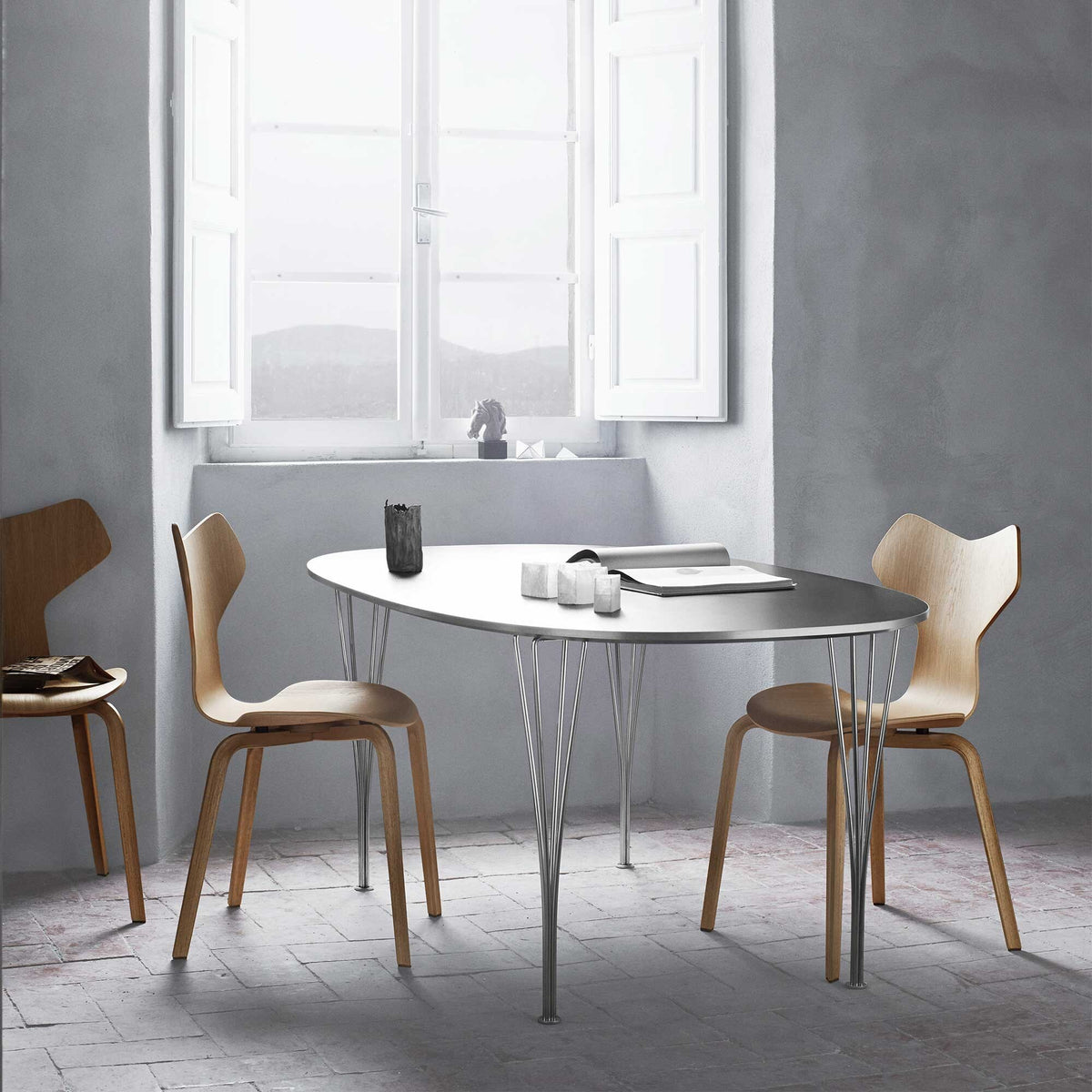 Fritz Hansen Grand Prix™ Stuhl mit Holzgestell