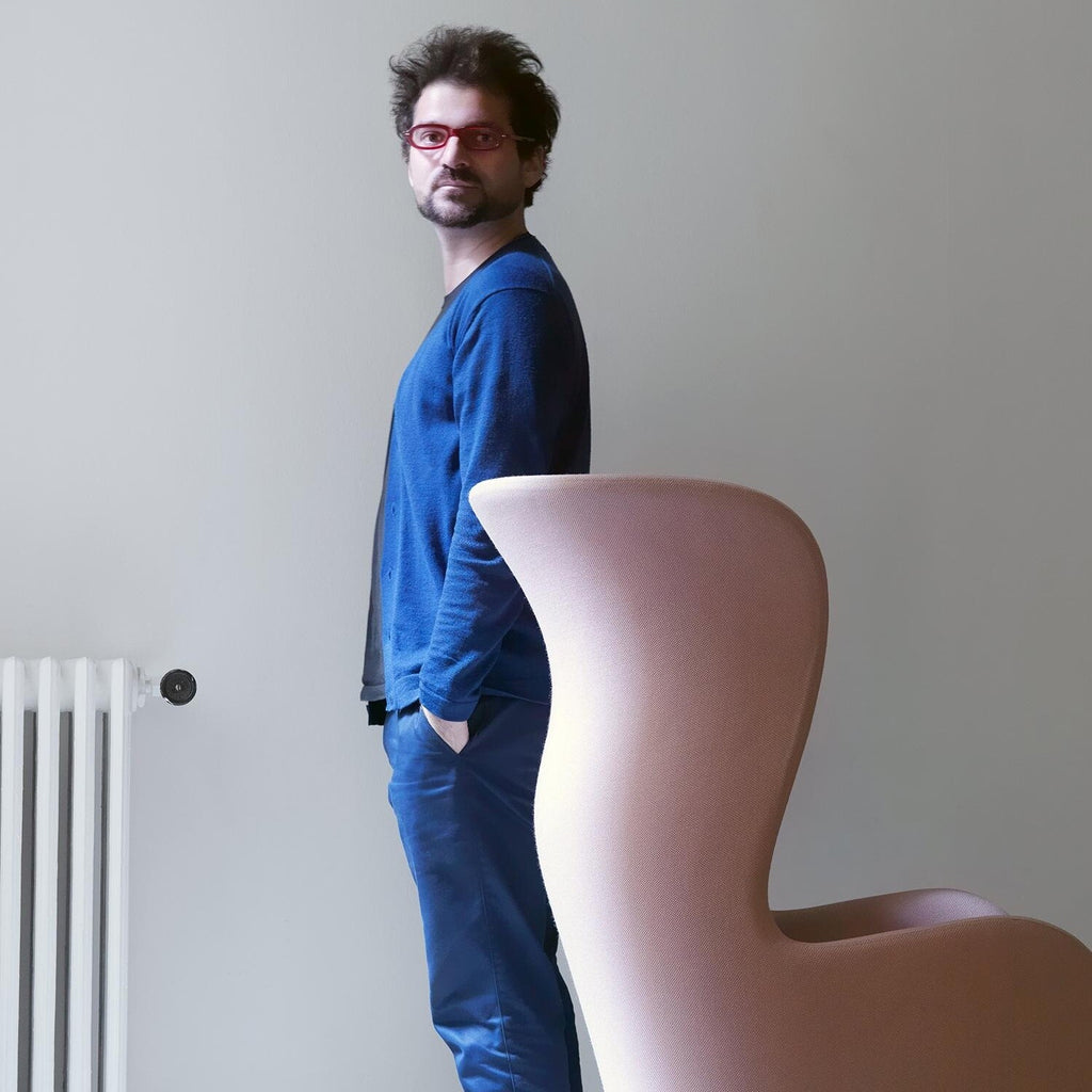 Fritz Hansen Ro™ JH1 Ohrensessel Stoff Füße aus Aluminium