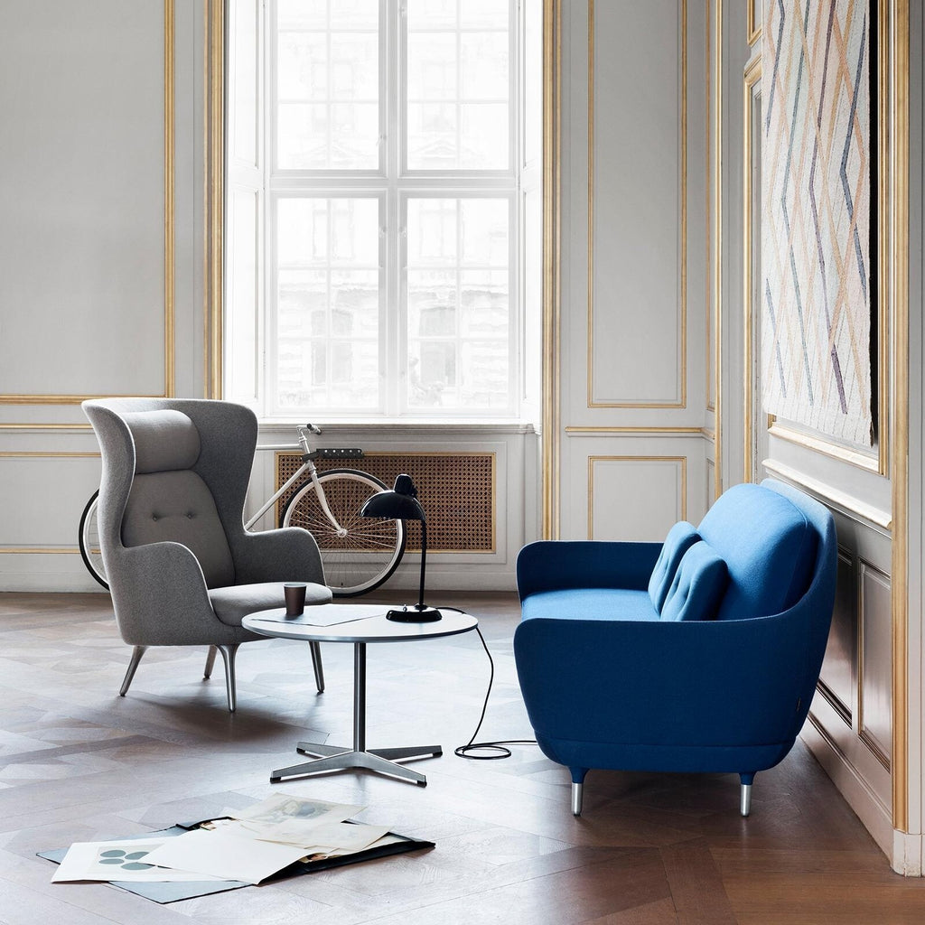 Fritz Hansen Ro™ JH1 Ohrensessel Stoff Füße aus Aluminium