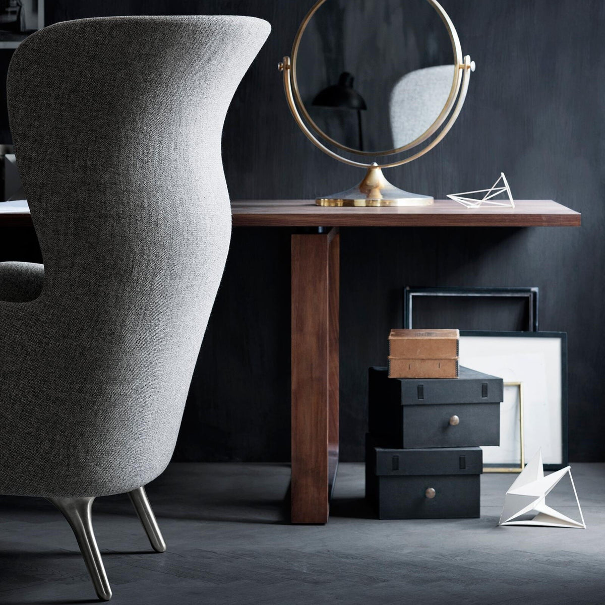 Fritz Hansen Ro™ JH1 Ohrensessel Stoff Füße aus Aluminium