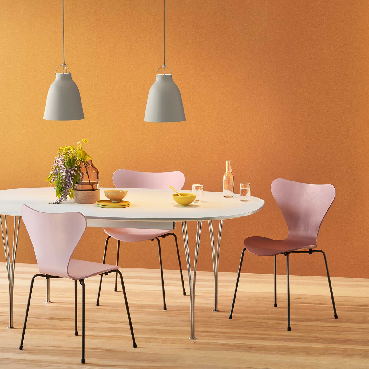 Fritz Hansen Serie 7™ Stuhl gefärbte Esche Braun Bronze
