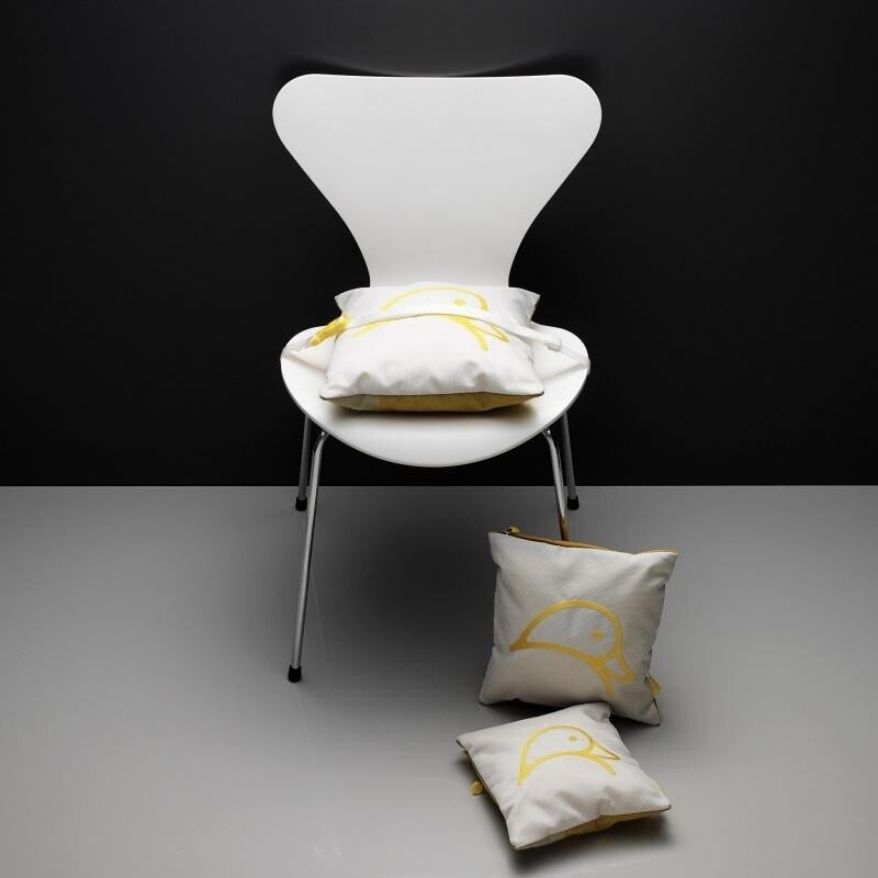 Fritz Hansen Serie 7™ Stuhl gefärbte Esche Gestell Verchromt 4er Set