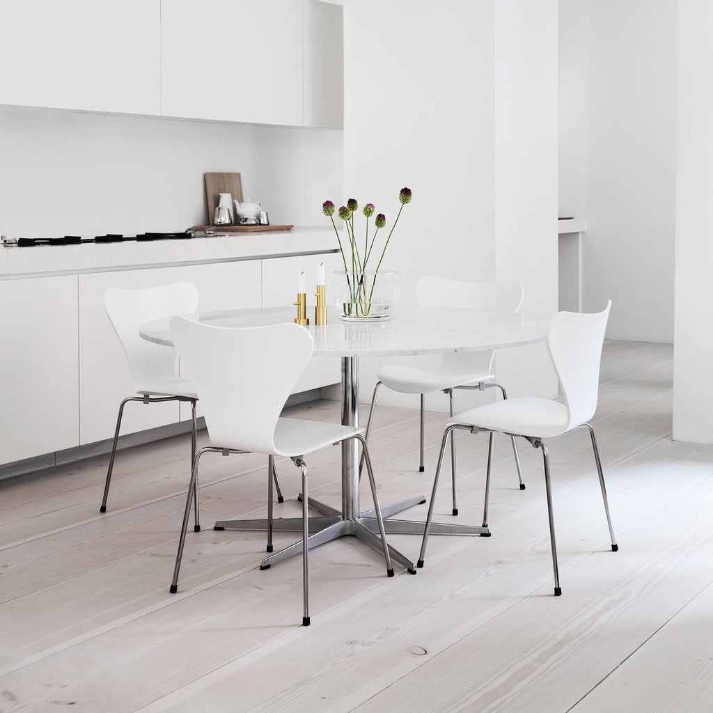 Fritz Hansen Serie 7™ Stuhl lackiert 4er Set