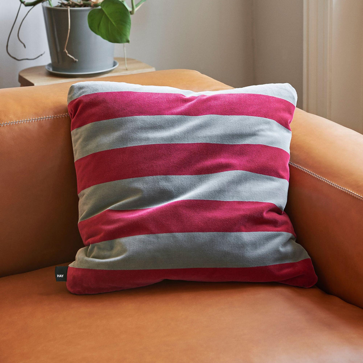 HAY Mags Soft 2,5-Sitzer Sofa Leder 238x103,5x67cm