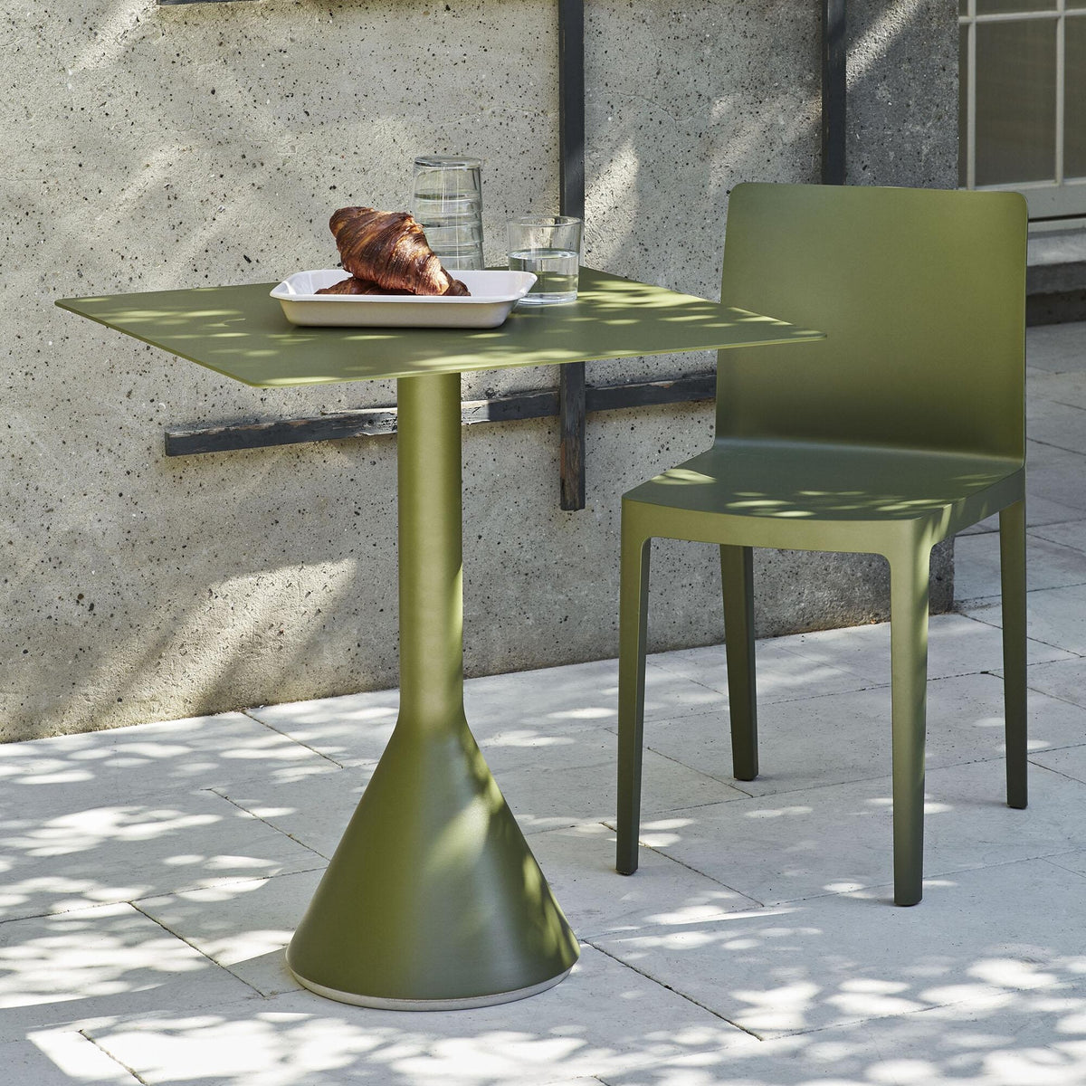 HAY Palissade Cone Gartentisch 65x65cm