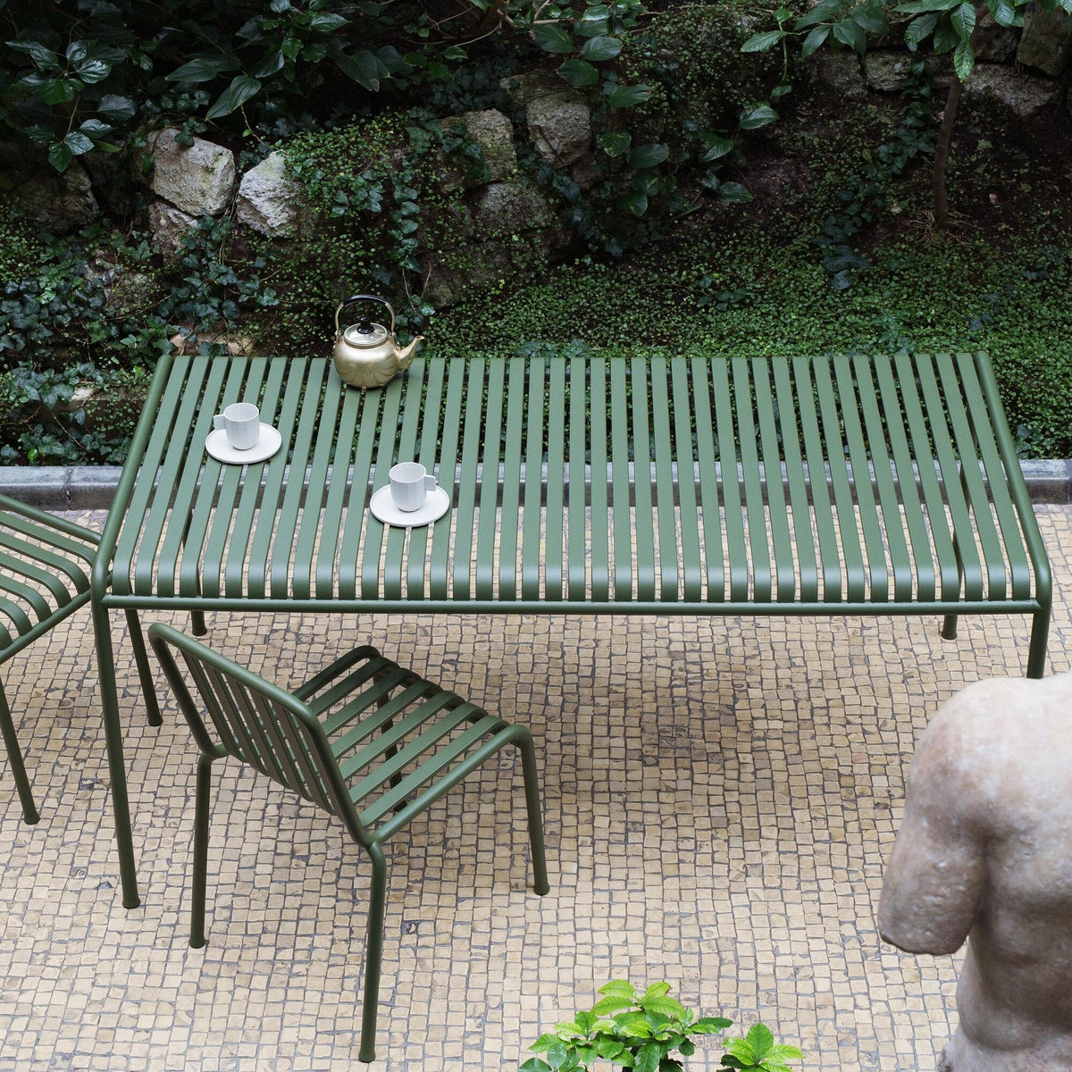 HAY Palissade Gartenset Tisch + 4 Dining Gartenarmlehnstühle