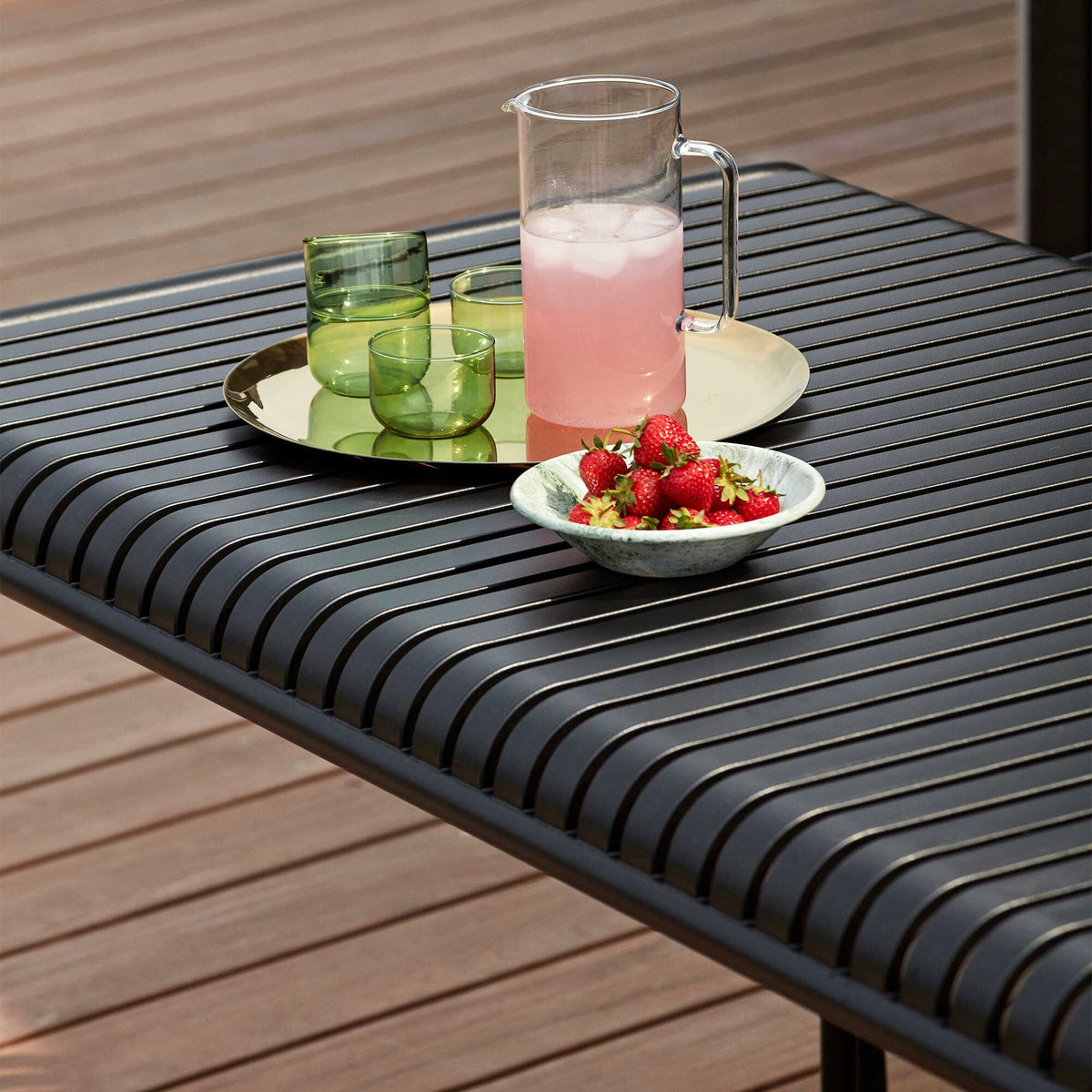 HAY Palissade Gartenset Tisch + 4 Dining Gartenarmlehnstühle