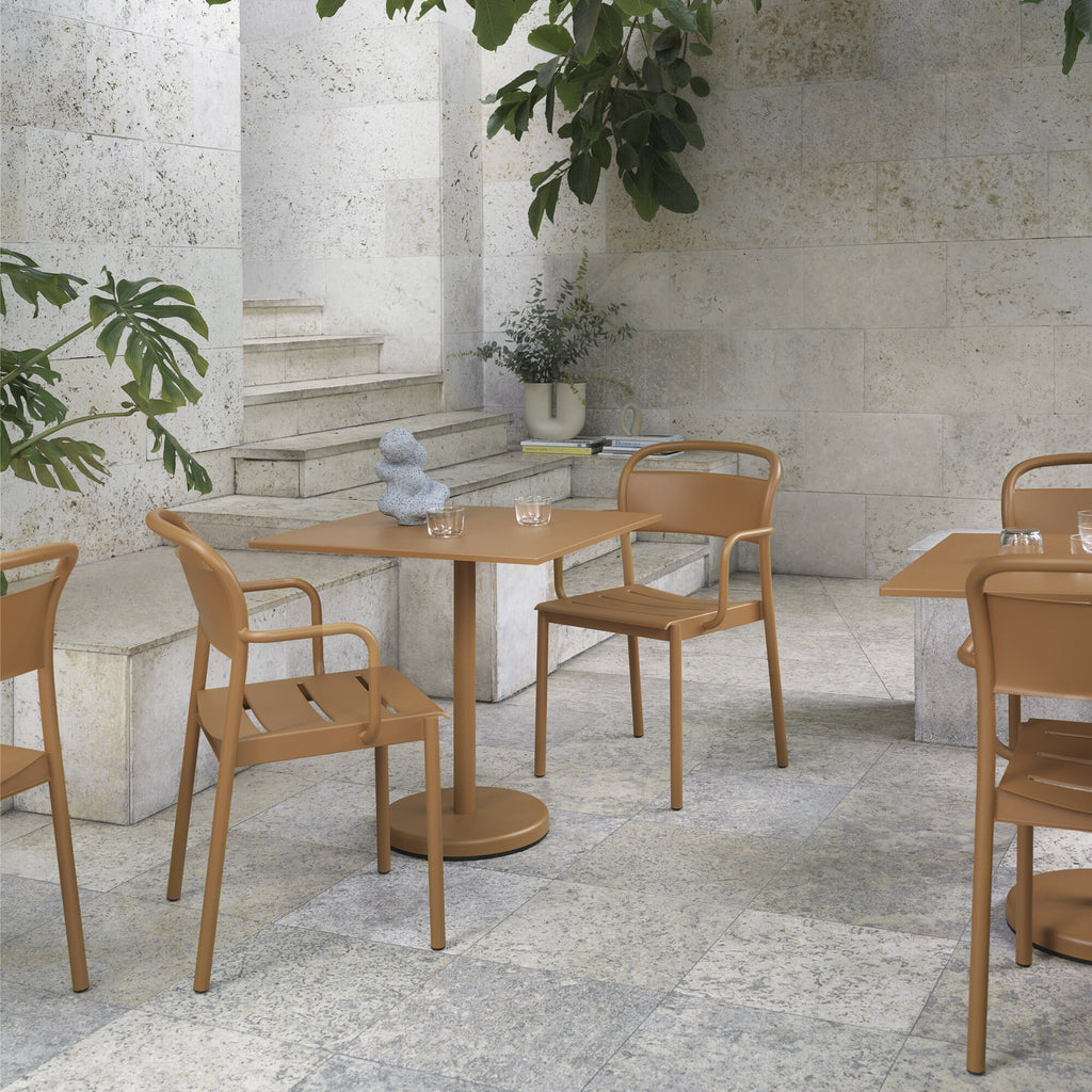 Muuto Linear Steel Gartenarmlehnstuhl