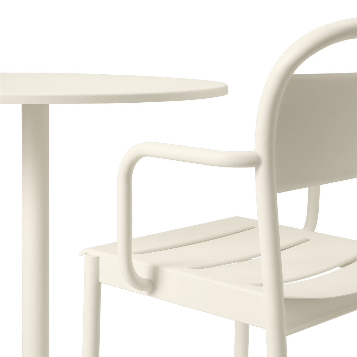 Muuto Linear Steel Gartenarmlehnstuhl