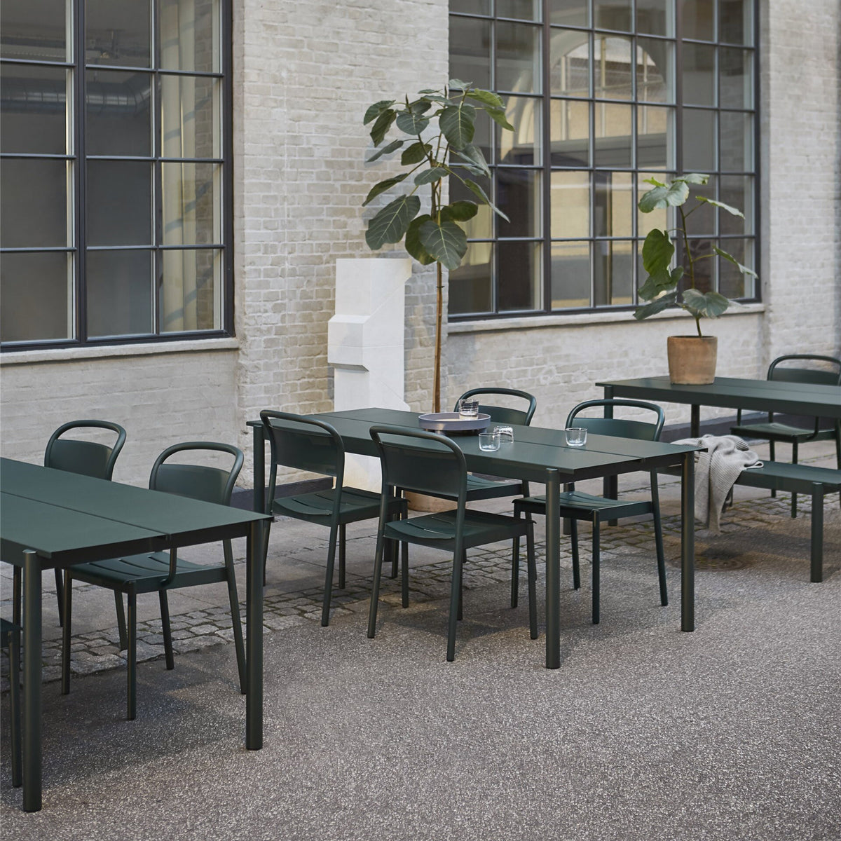 Muuto Linear Steel Gartenstuhl