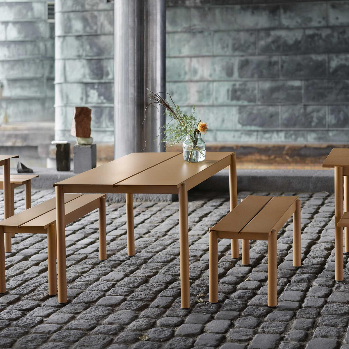 Muuto Linear Steel Gartentisch 140x75cm