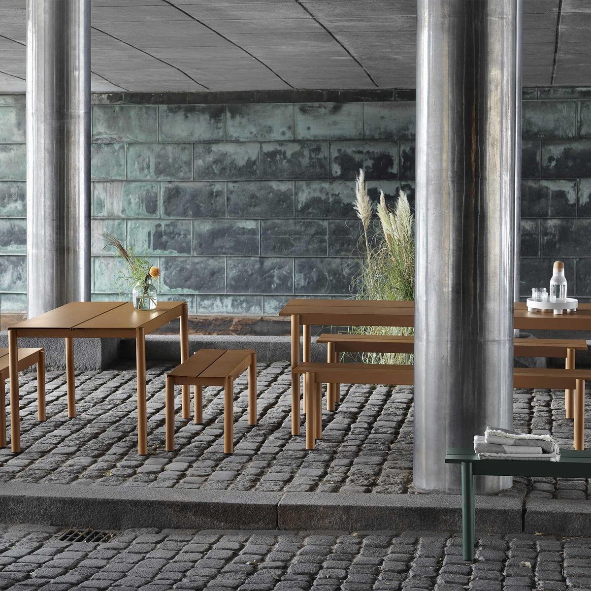 Muuto Linear Steel Gartentisch 140x75cm