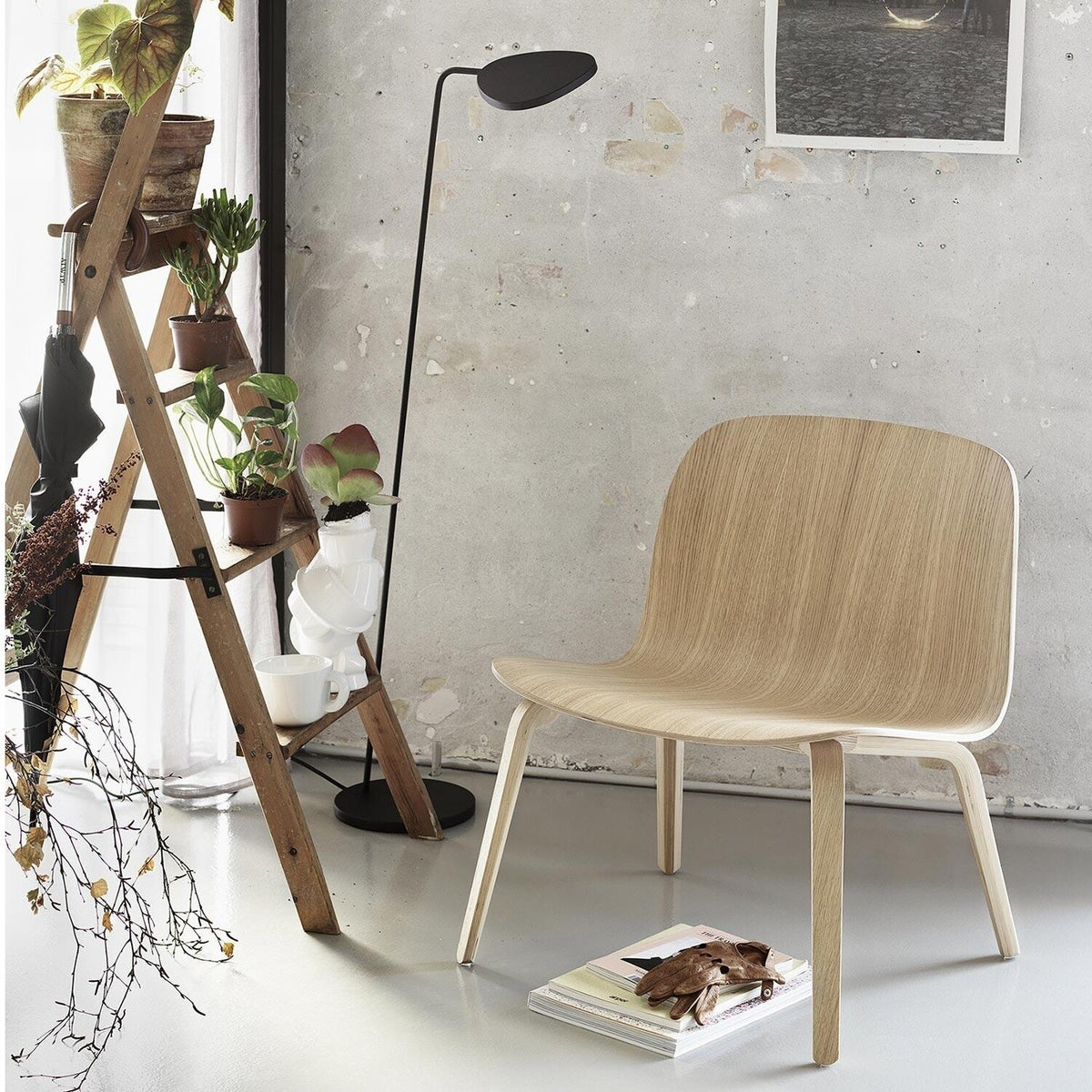 Muuto Visu Lounge Chair mit Holzgestell