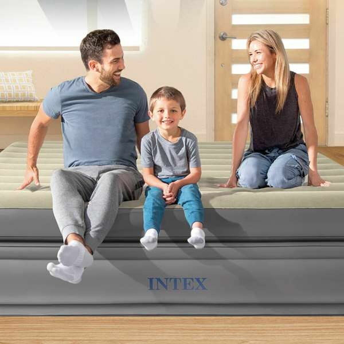 Cama hinchable beige de PVC, 152 x 51 x 203 cm — imagen 3