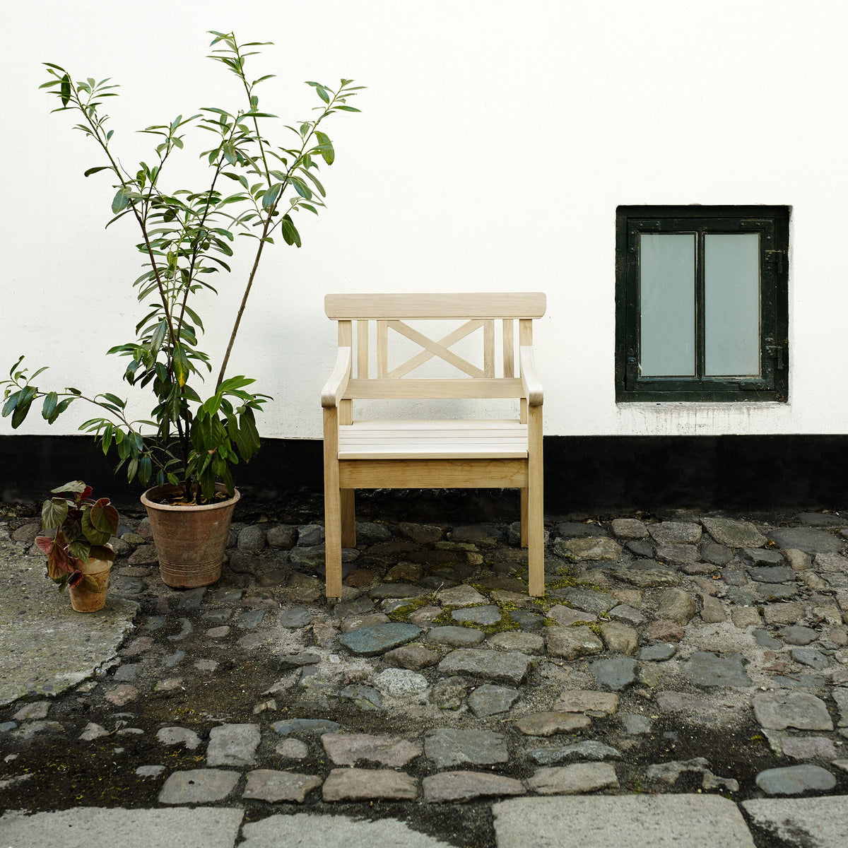 Fritz Hansen Skagerak Drachmann Gartenarmlehnstuhl