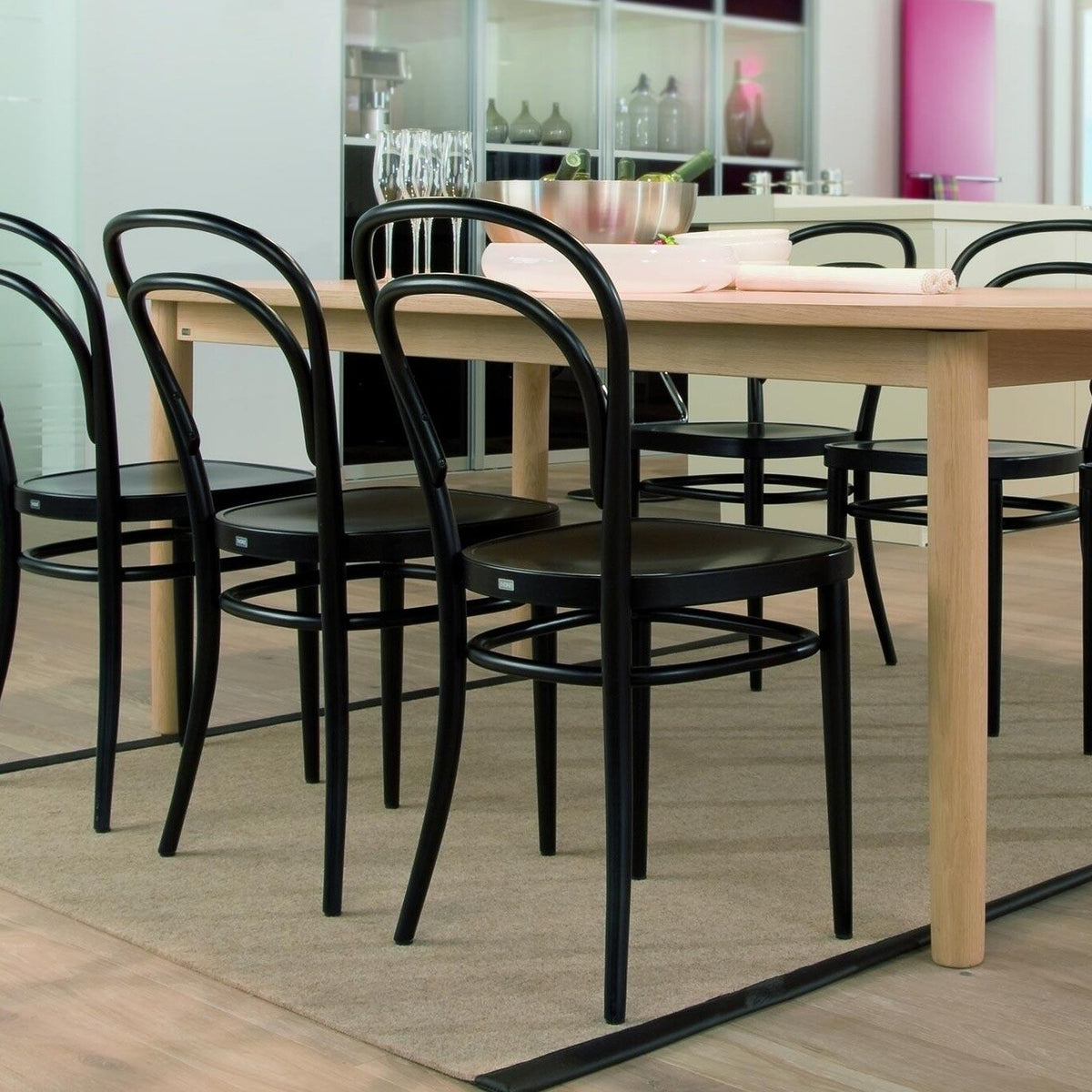 Thonet 214 M Bugholzstuhl mit Muldensitz