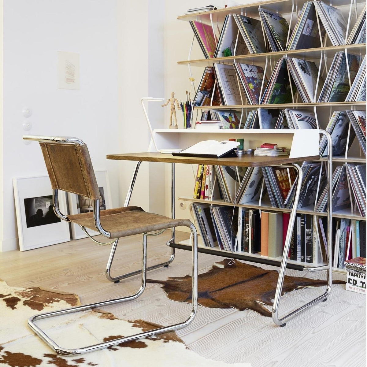 Thonet S 34 Pure Materials Freischwinger Armlehnstuhl