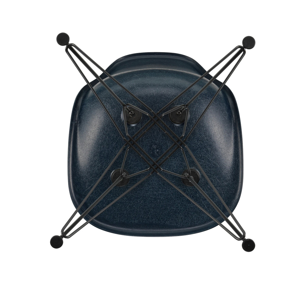 Vitra Eames Fiberglass Side Chair DSR schwarz
