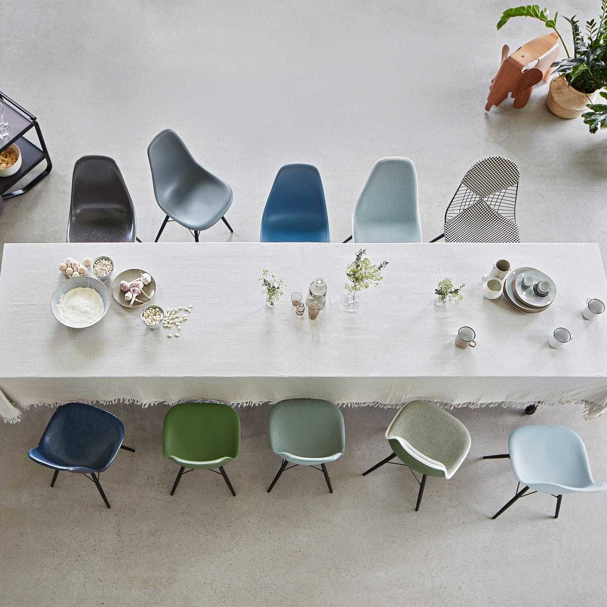 Vitra Eames Fiberglass Side Chair DSW Ahorn schwarz