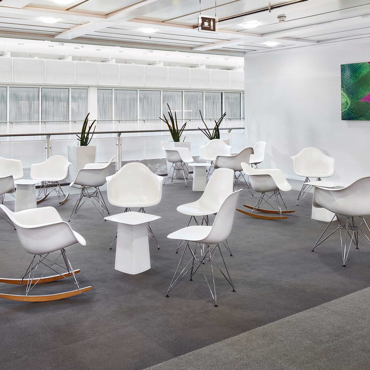 Vitra Eames Plastic Armchair DAR Gestell verchromt