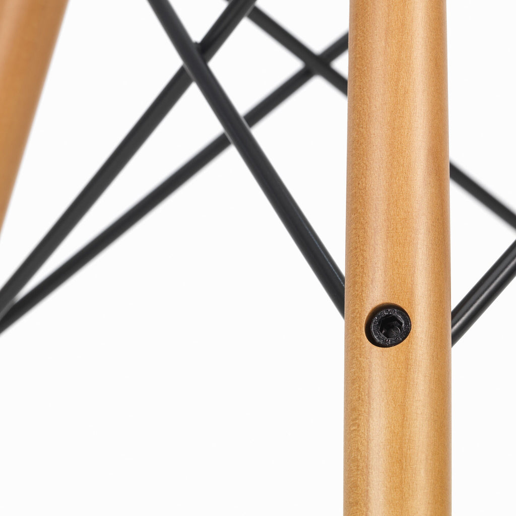 Vitra Eames Plastic Armchair DAW RE Ahorn gelblich