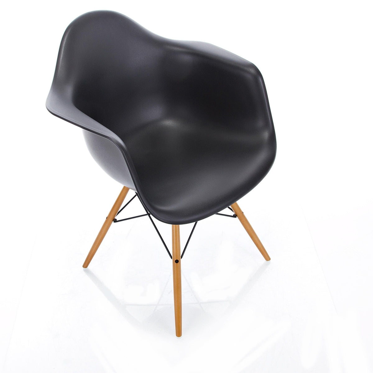Vitra Eames Plastic Armchair DAW Ahorn gelblich