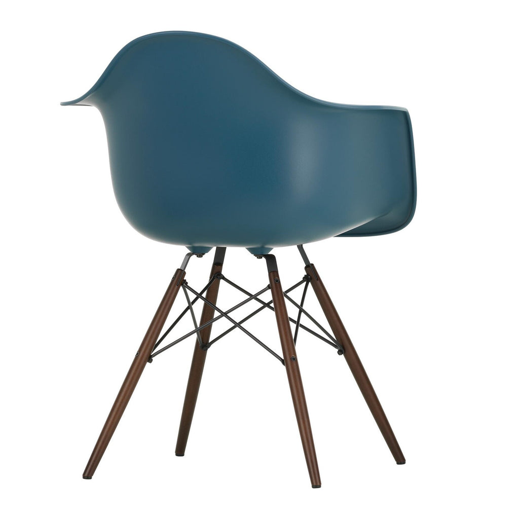 Vitra Eames Plastic Armchair DAW RE Ahorn dunkel