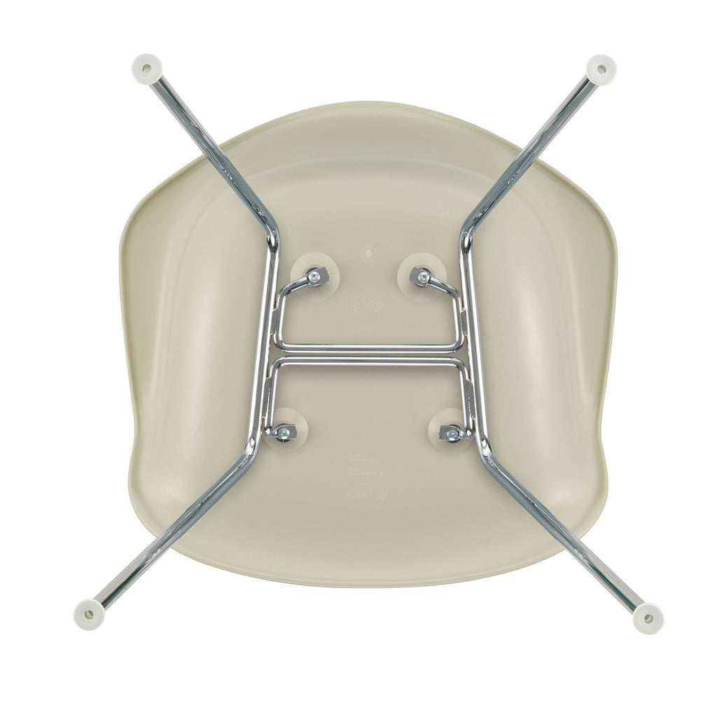 Vitra Eames Plastic Armchair DAX RE verchromt