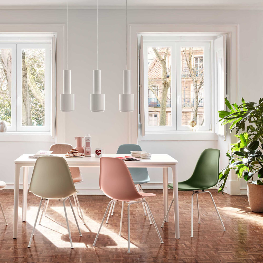 Vitra Eames Plastic Side Chair DSR Gestell weiß