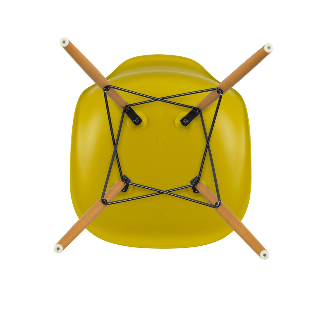 Vitra Eames Plastic Side Chair DSW RE Ahorn gelblich