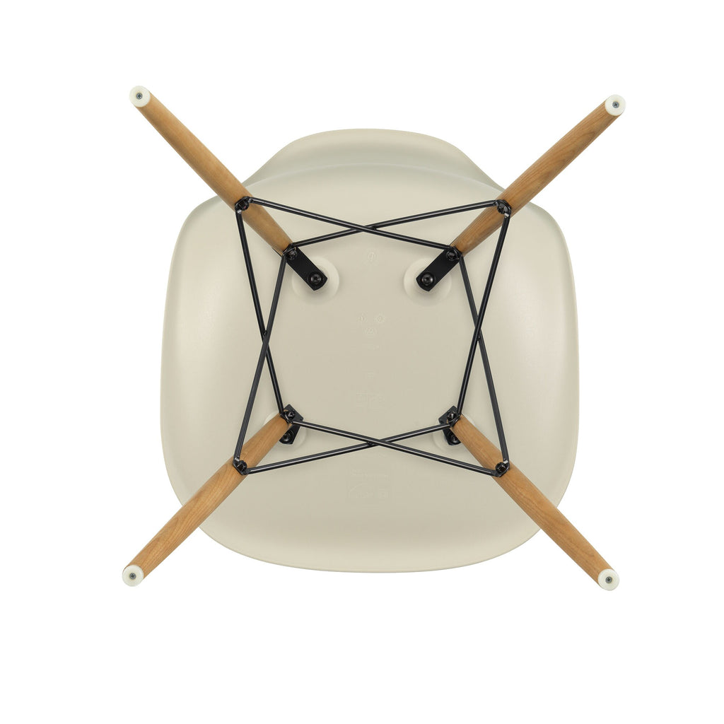 Vitra Eames Plastic Side Chair DSW RE Gestell Esche