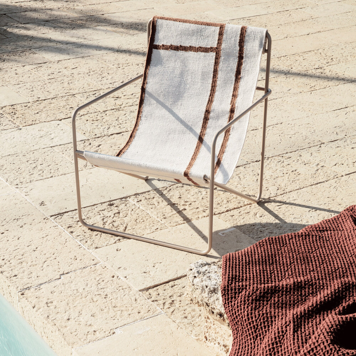 Ferm Living Desert Loungestuhl Gestell kaschmir