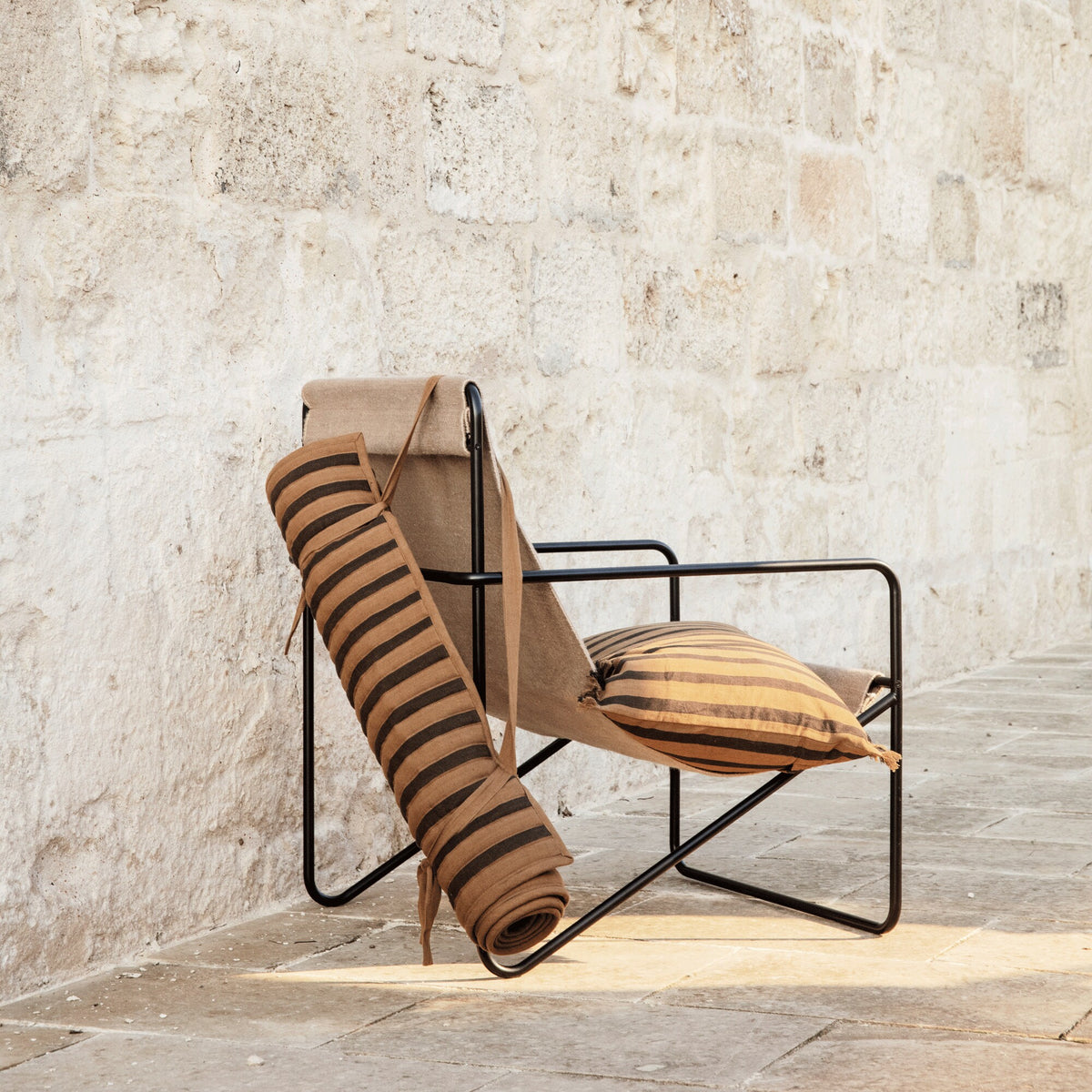 Ferm Living Desert Loungestuhl Gestell schwarz