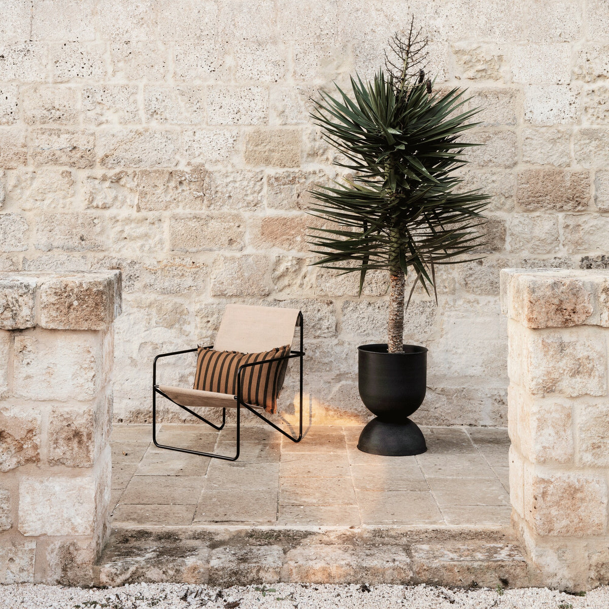 Ferm Living Desert Loungestuhl Gestell schwarz
