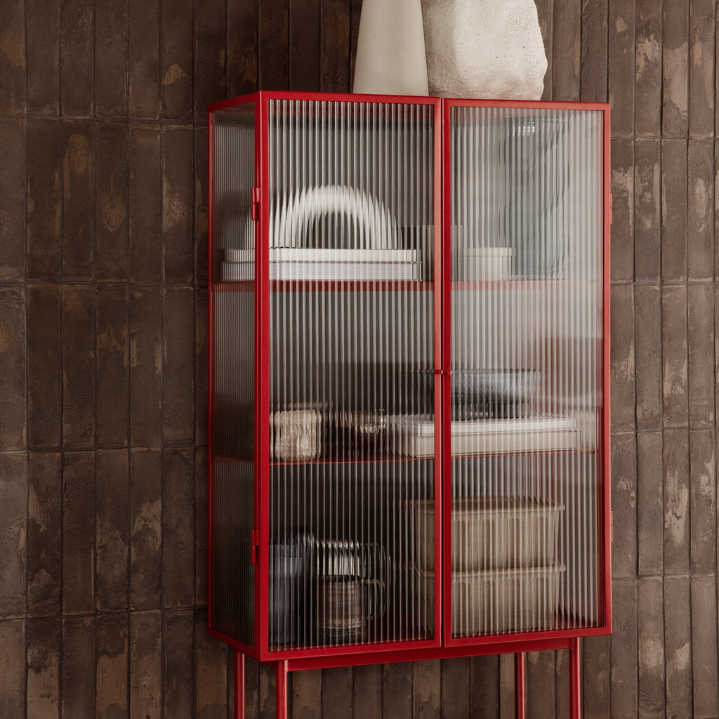 Ferm Living Haze Vitrine geriffeltes Glas